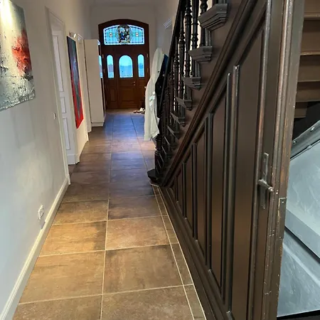 Willa Herrenhaus Mit Pool-landschaft