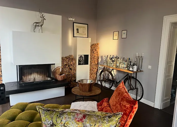 Herrenhaus Mit Pool-landschaft Villa *