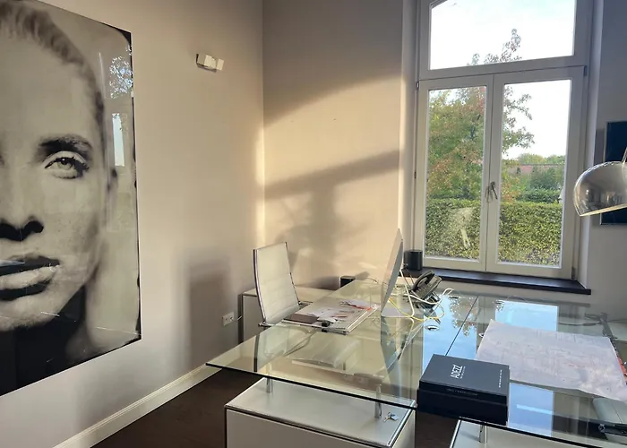 Villa Herrenhaus Mit Pool-landschaft