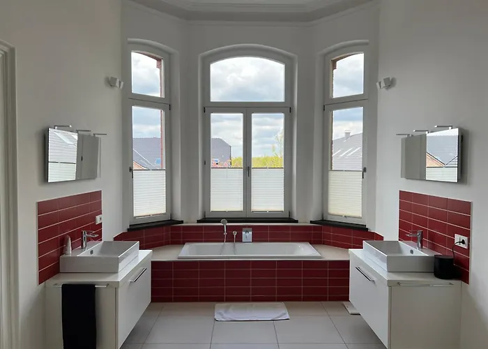 Herrenhaus Mit Pool-landschaft * Tönisvorst